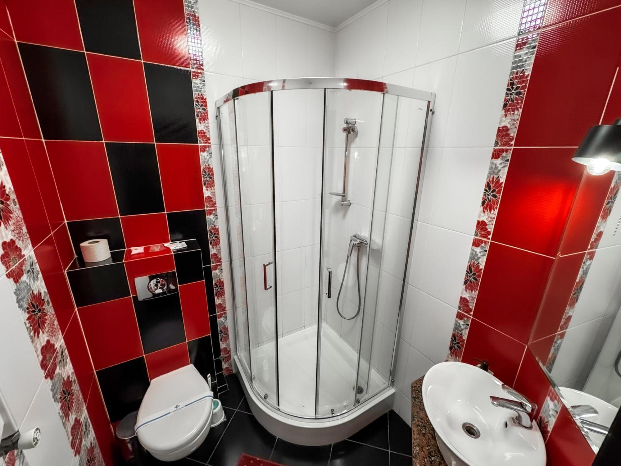Apartments On Zaliznychna 49 Ivano-Frankivsk Eksteriør billede