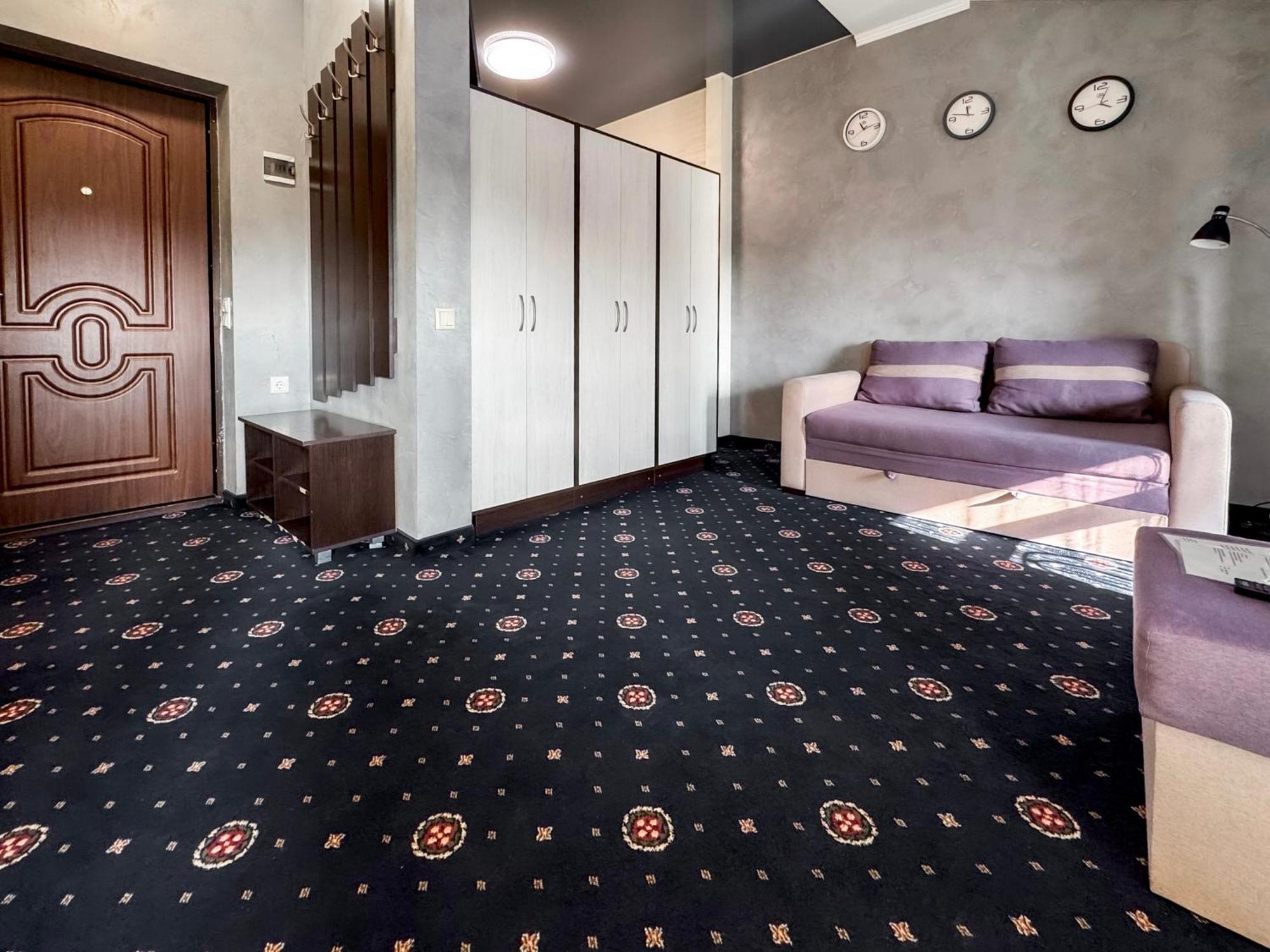 Apartments On Zaliznychna 49 Ivano-Frankivsk Eksteriør billede