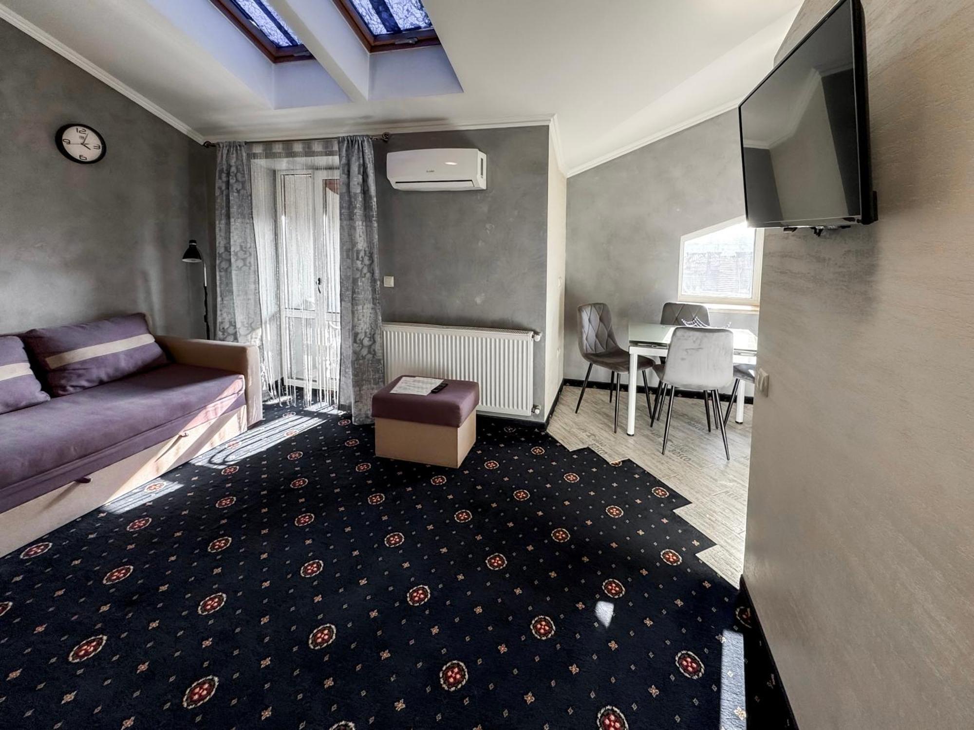 Apartments On Zaliznychna 49 Ivano-Frankivsk Eksteriør billede