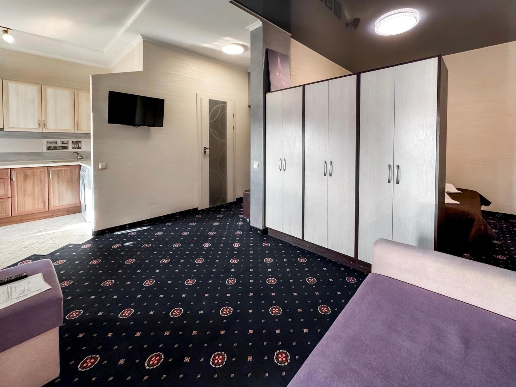 Apartments On Zaliznychna 49 Ivano-Frankivsk Eksteriør billede