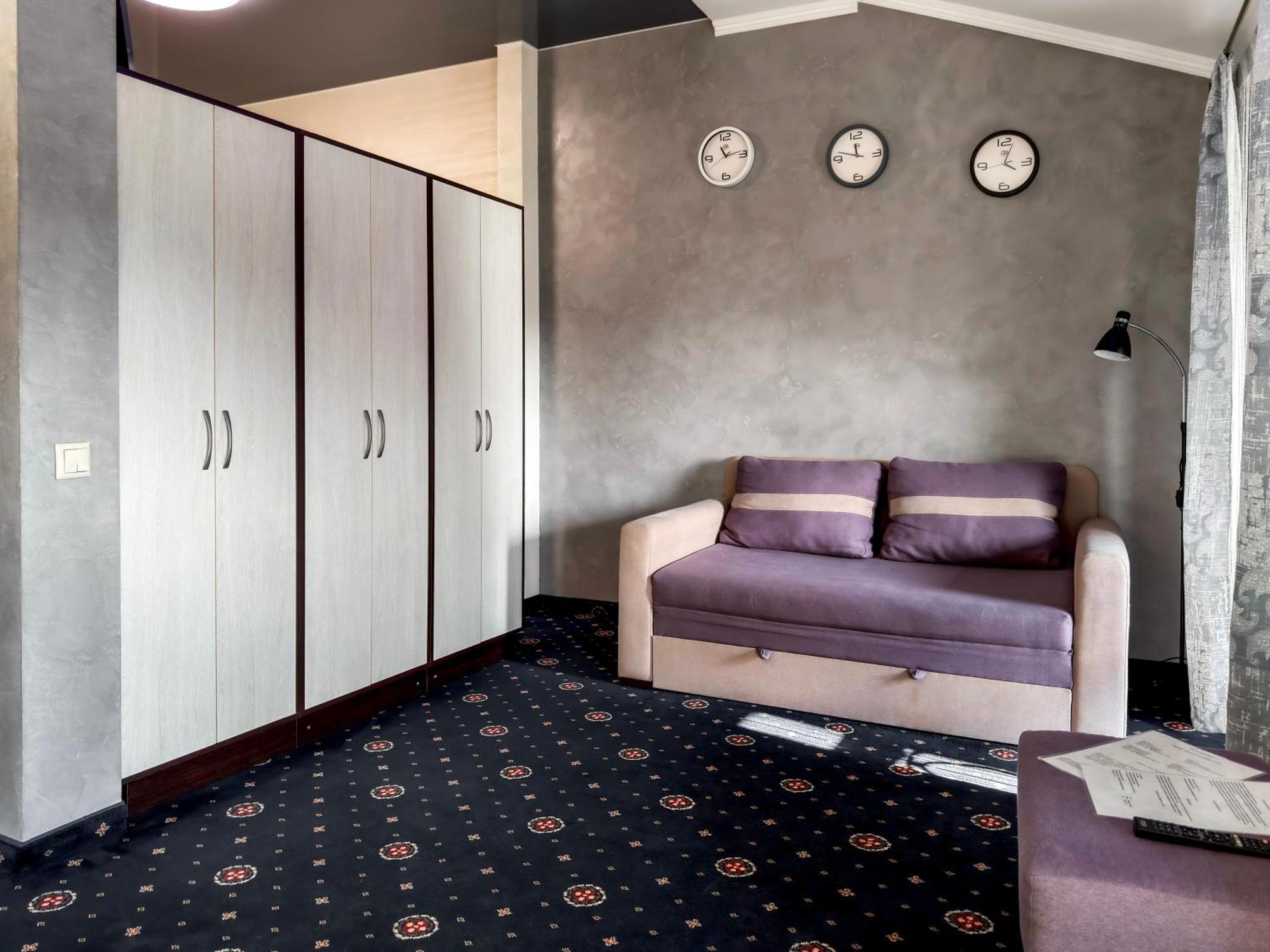 Apartments On Zaliznychna 49 Ivano-Frankivsk Eksteriør billede