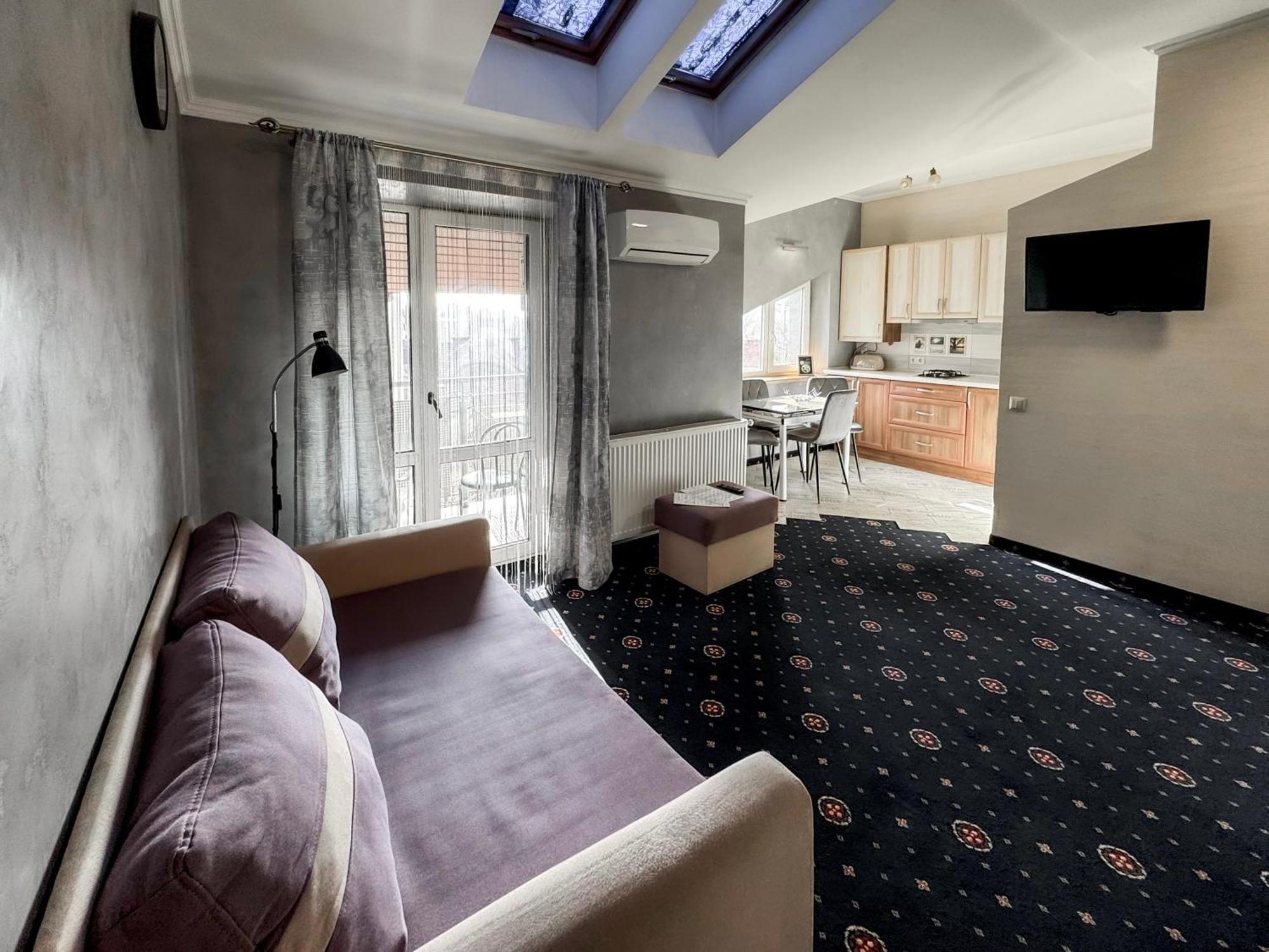 Apartments On Zaliznychna 49 Ivano-Frankivsk Eksteriør billede