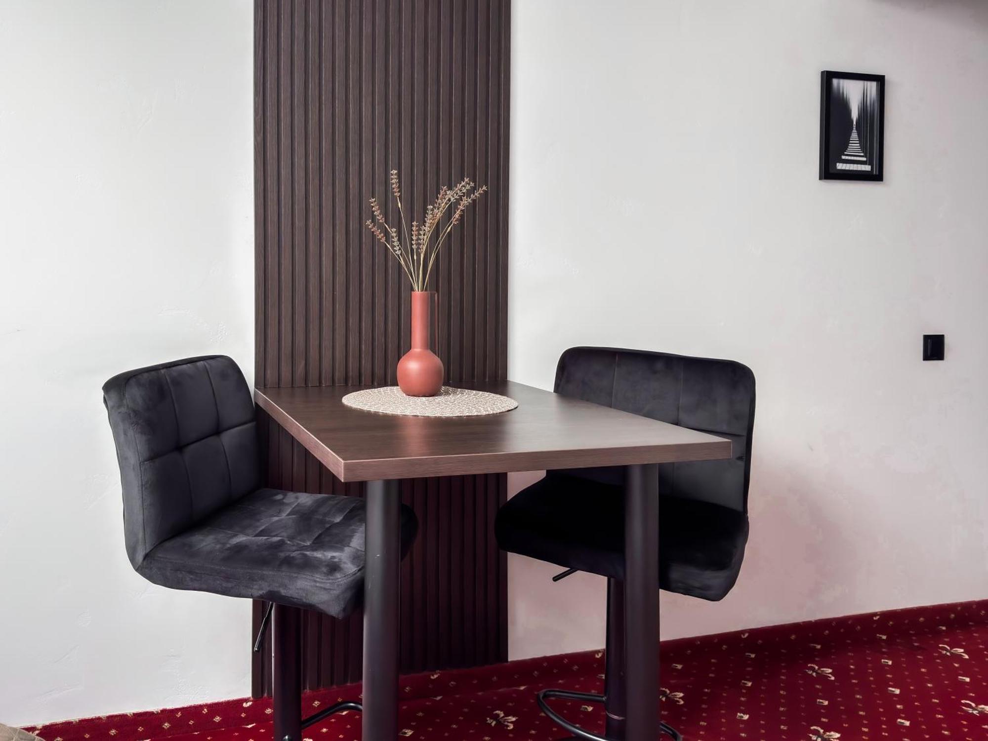 Apartments On Zaliznychna 49 Ivano-Frankivsk Eksteriør billede