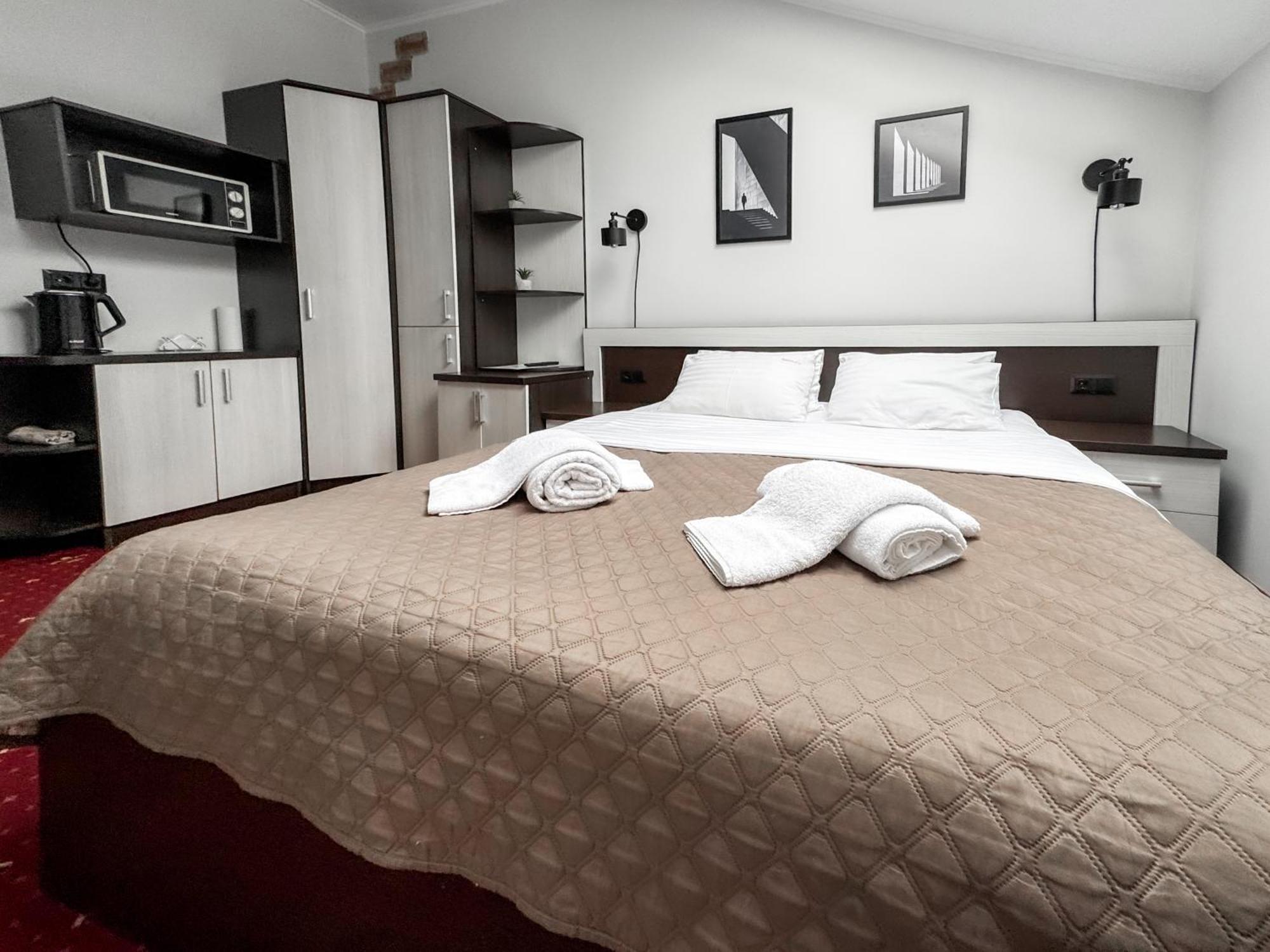 Apartments On Zaliznychna 49 Ivano-Frankivsk Eksteriør billede