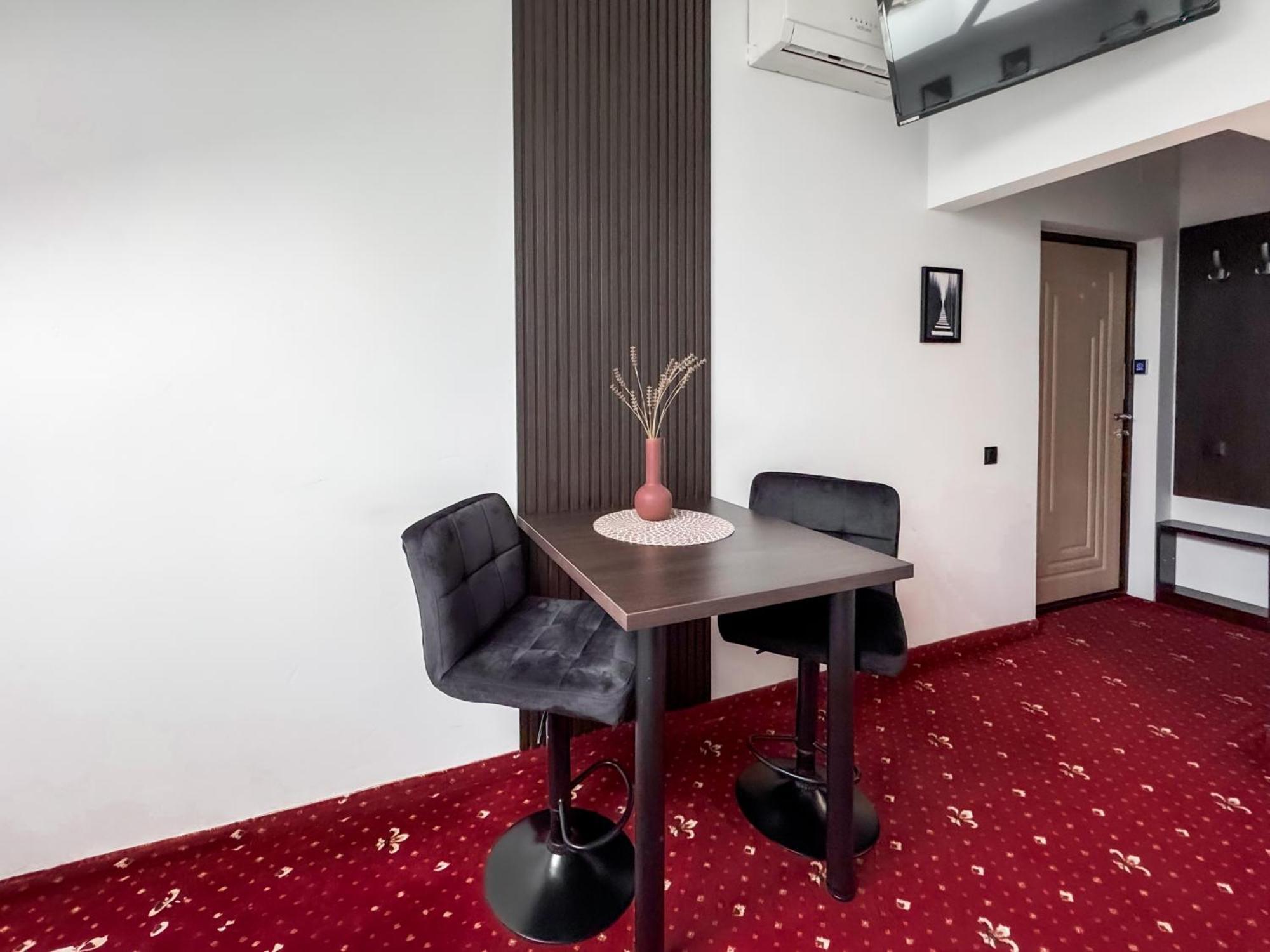 Apartments On Zaliznychna 49 Ivano-Frankivsk Eksteriør billede