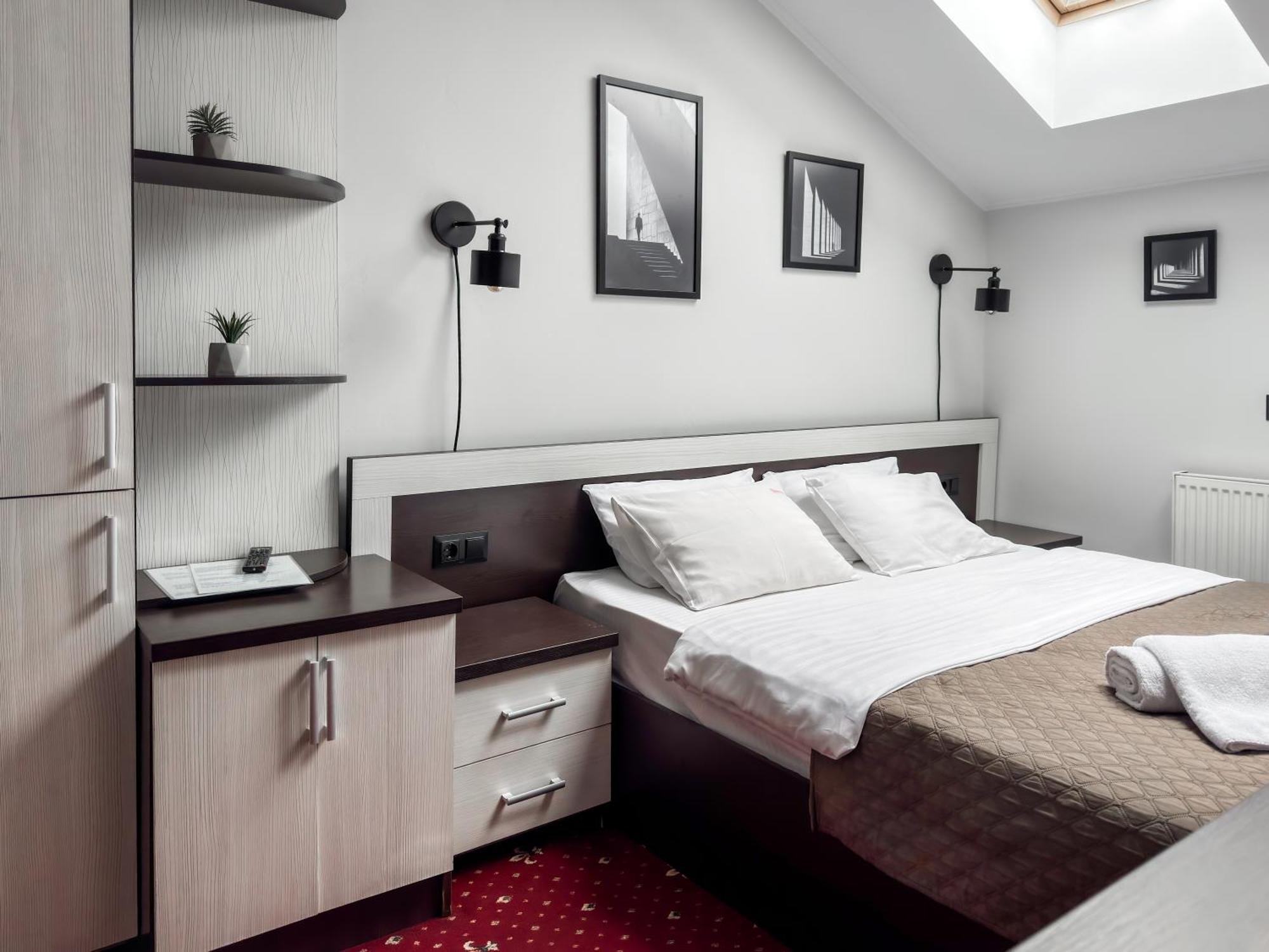 Apartments On Zaliznychna 49 Ivano-Frankivsk Eksteriør billede