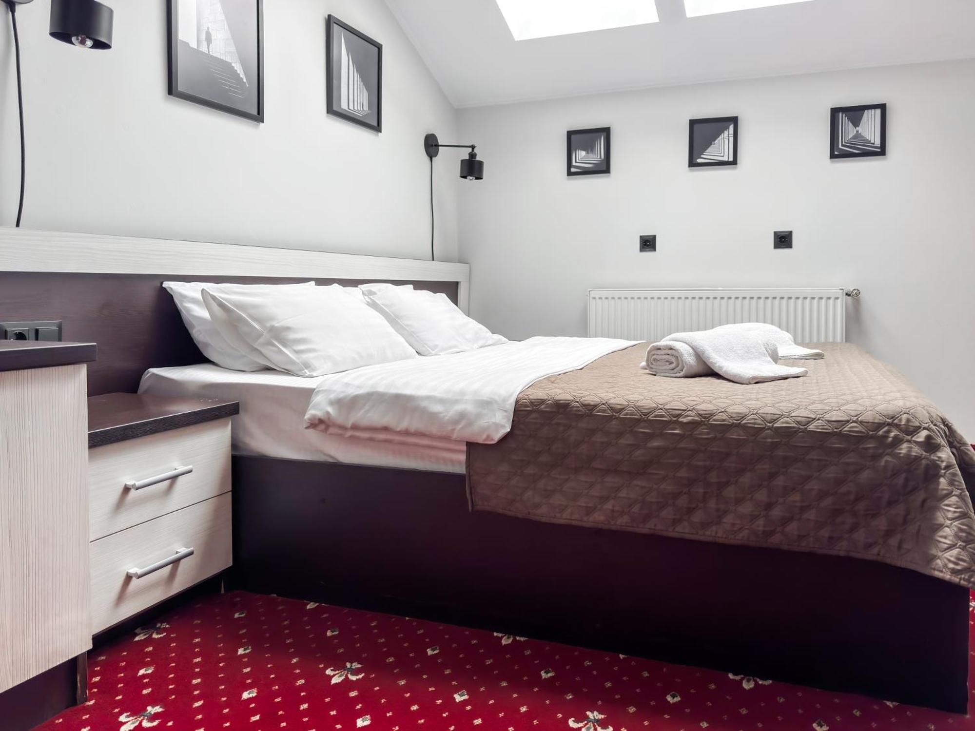 Apartments On Zaliznychna 49 Ivano-Frankivsk Eksteriør billede
