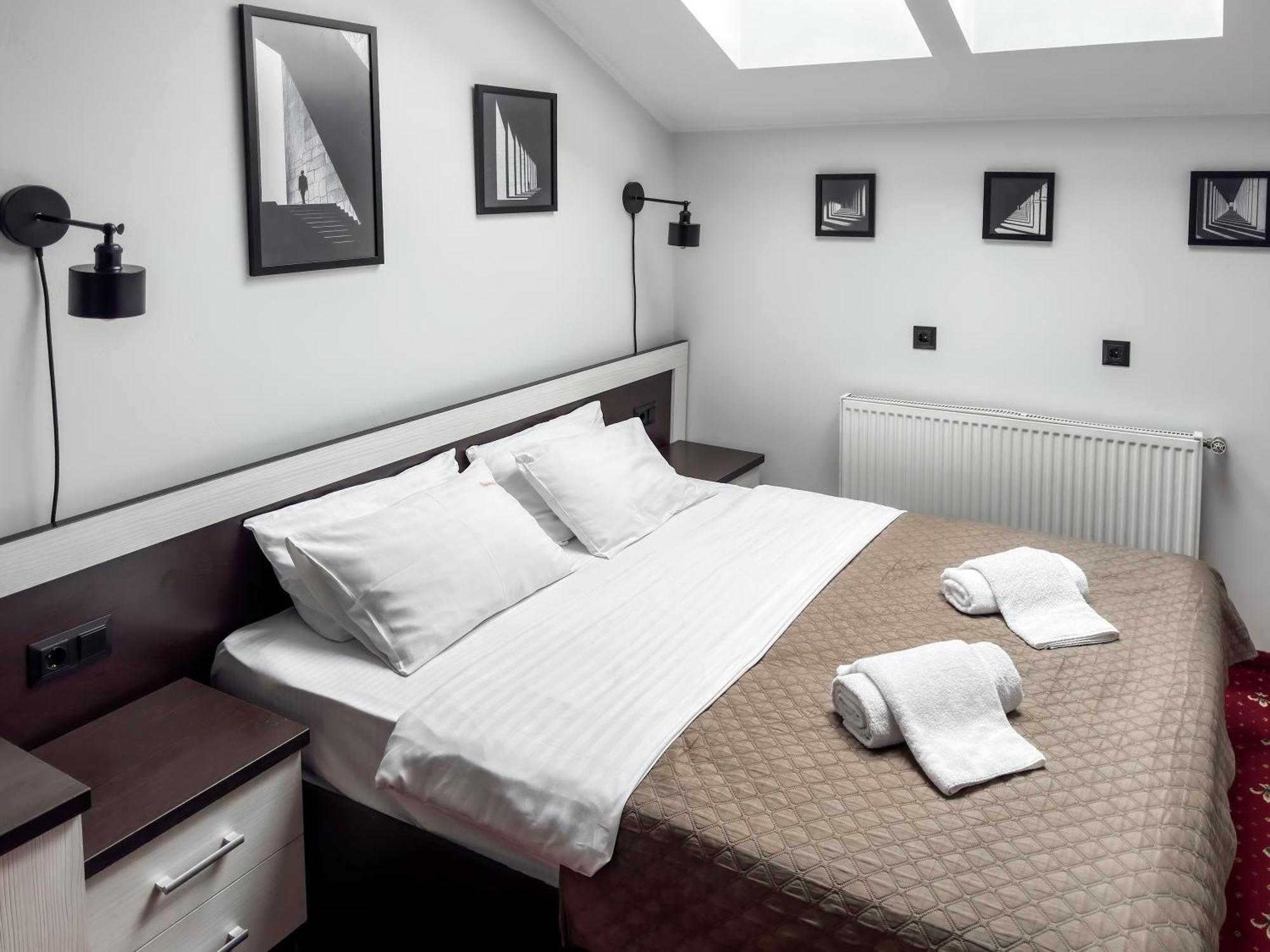 Apartments On Zaliznychna 49 Ivano-Frankivsk Eksteriør billede