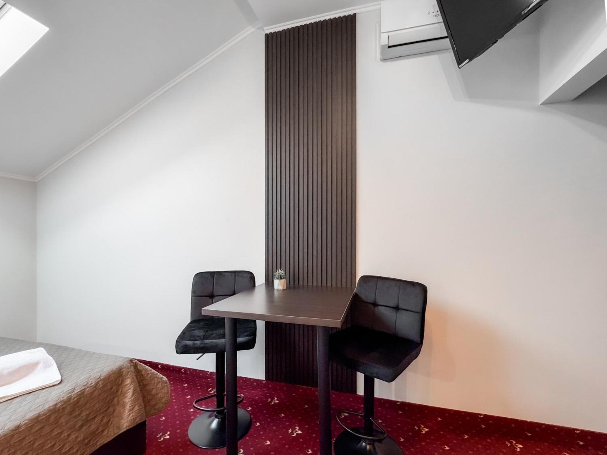 Apartments On Zaliznychna 49 Ivano-Frankivsk Eksteriør billede
