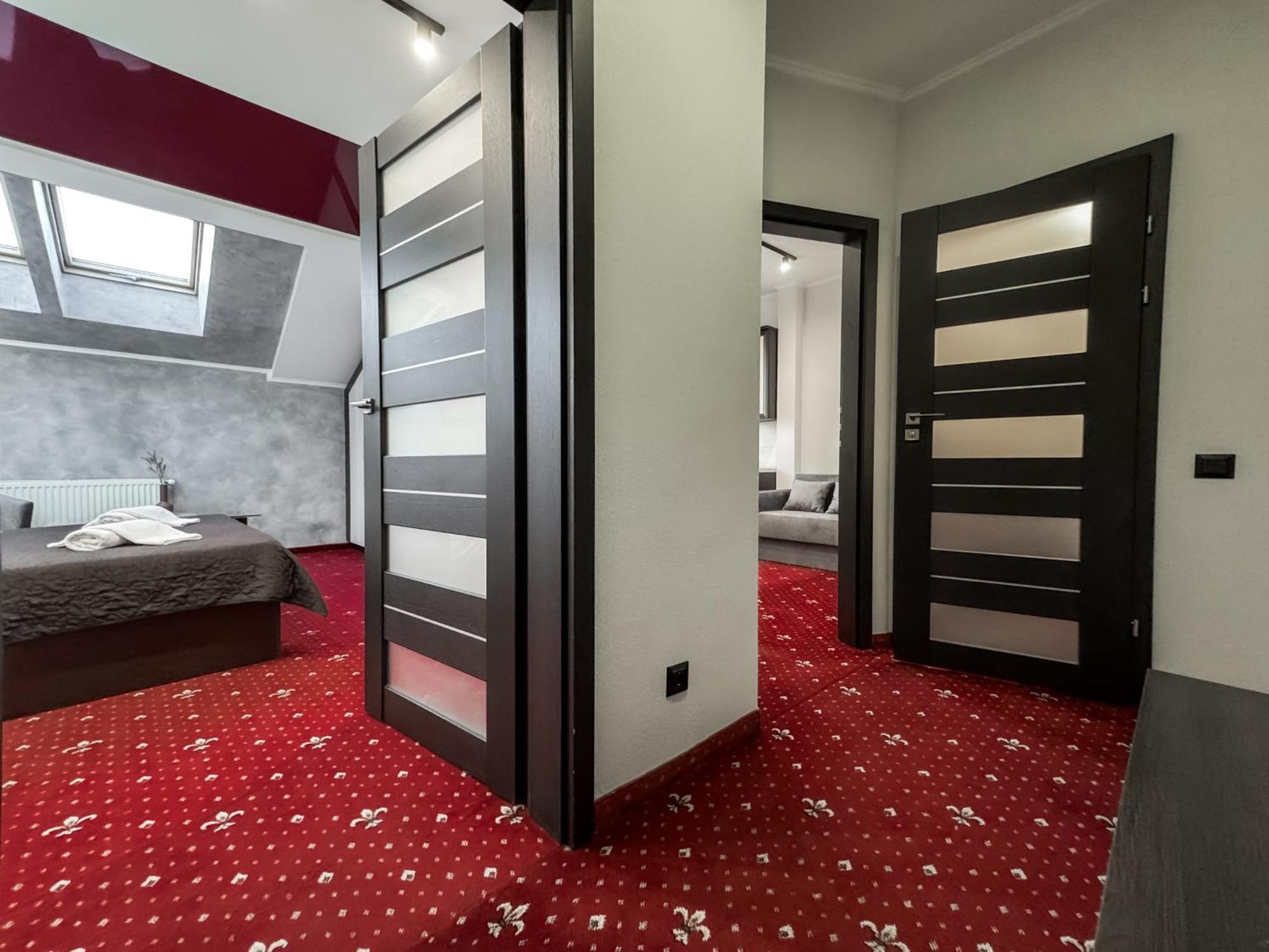 Apartments On Zaliznychna 49 Ivano-Frankivsk Eksteriør billede