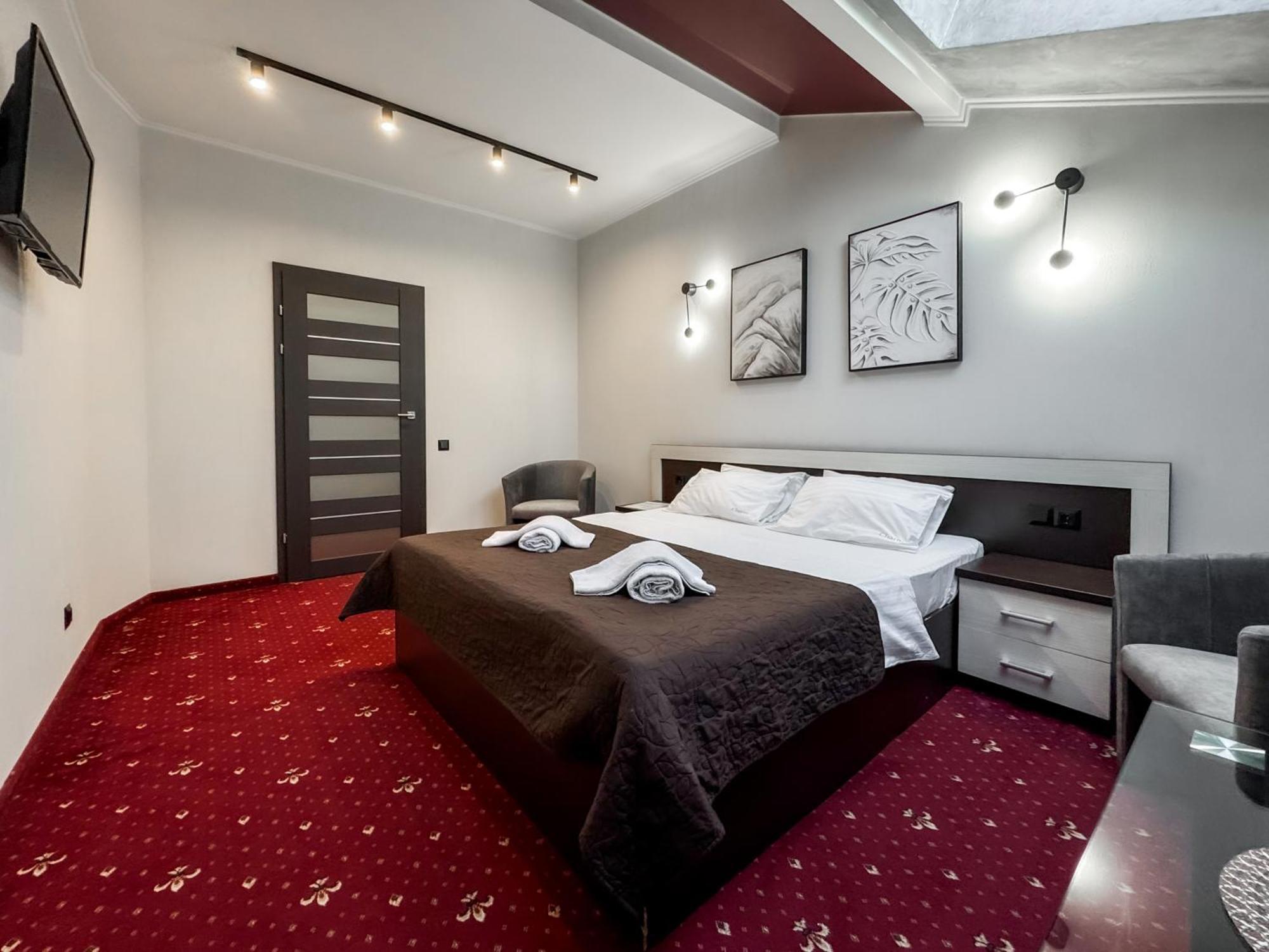 Apartments On Zaliznychna 49 Ivano-Frankivsk Eksteriør billede